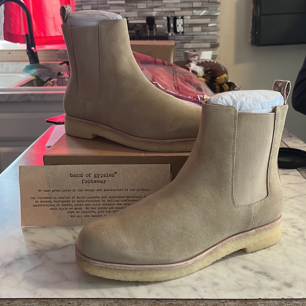 Band of Gypsies Natural Color Suede Ophir Classic Chelsea Boots